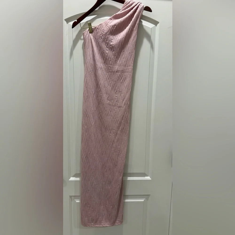 Selfie Leslie One Shoulder Blush Dress - Picture 6 of 7
